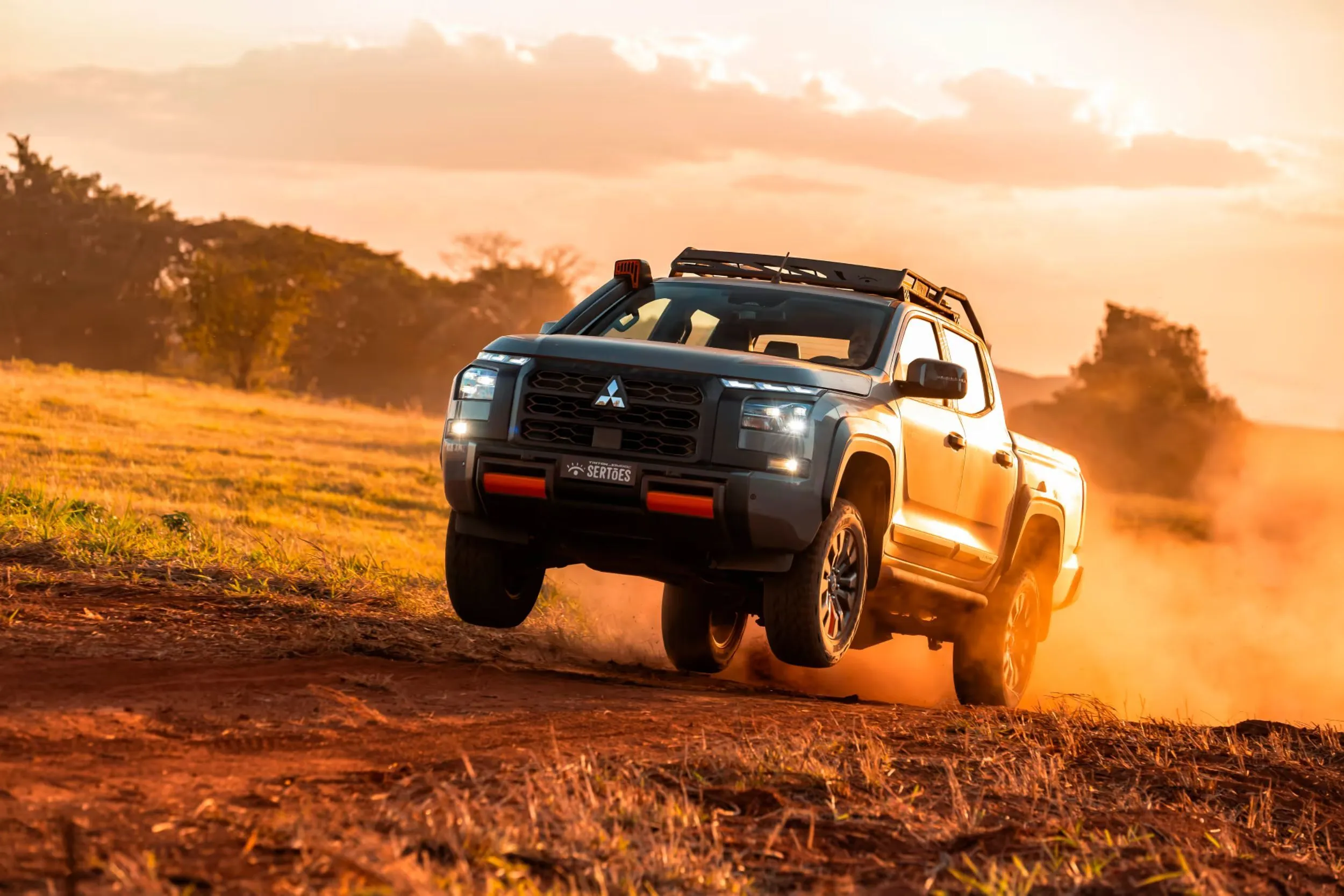 Mitsubishi Triton Savana Sertões
